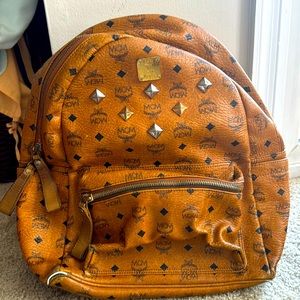 Large MCM BOOKBAG